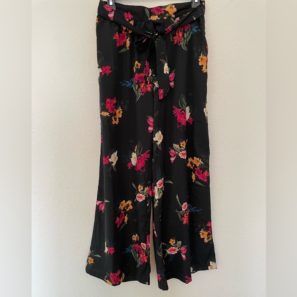 Wide legged pants